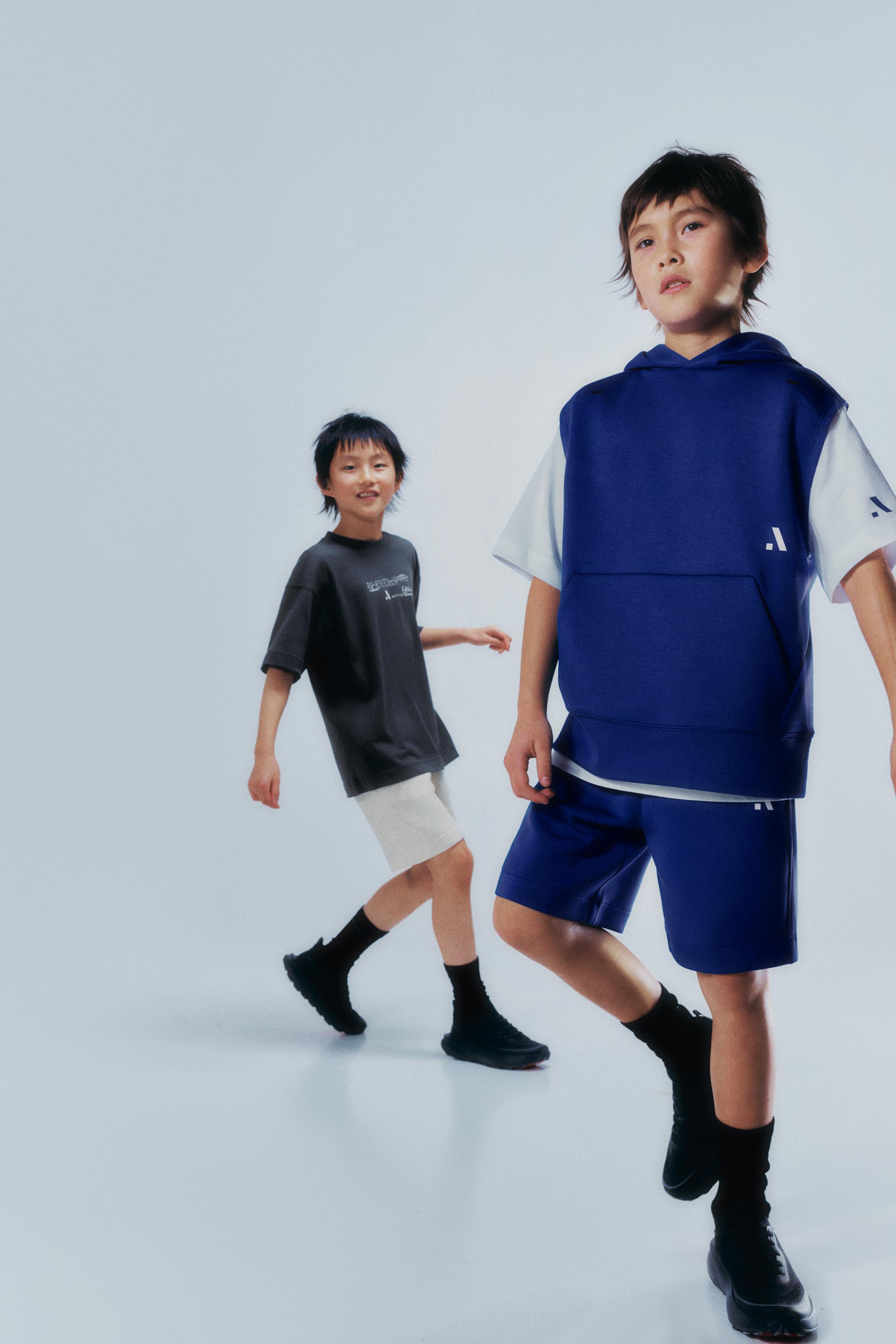 SPORTY LOGO HOODED VEST